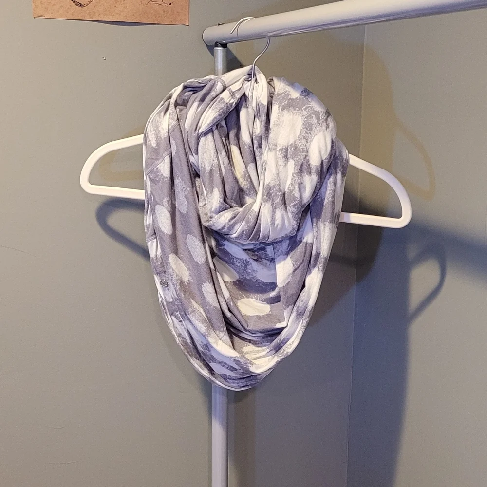 Lululemon Wrap‎ Scarf